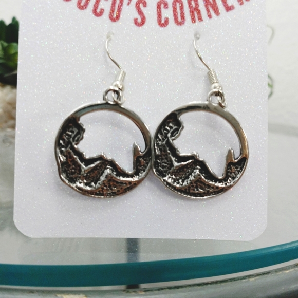Lazy mermaid silver hoop earrings - Picture 4 of 7